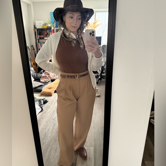 Meet your Posher, Andee - Picture 4 of 11